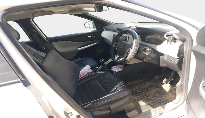 2021 Nissan MAGNITE XV MT, Petrol, Manual, 22,705 km, interior