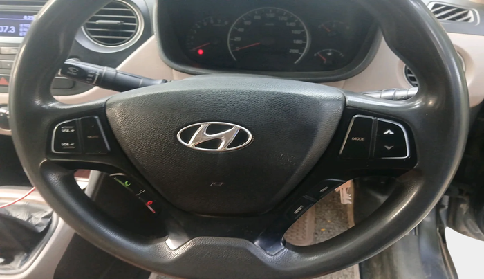 2015 Hyundai Grand i10 SPORTZ 1.2 KAPPA VTVT, Petrol, Manual, 1,14,445 km, interior