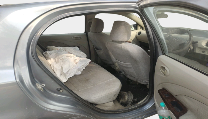 2013 Toyota Etios Liva V, CNG, Manual, 1,80,558 km, interior