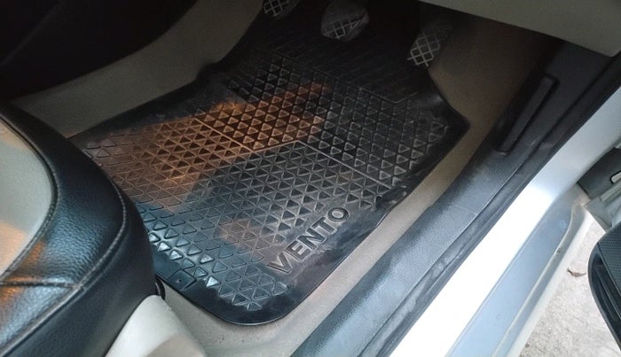 2013 Volkswagen Polo HIGHLINE1.2L, Petrol, Manual, 80,970 km, interior