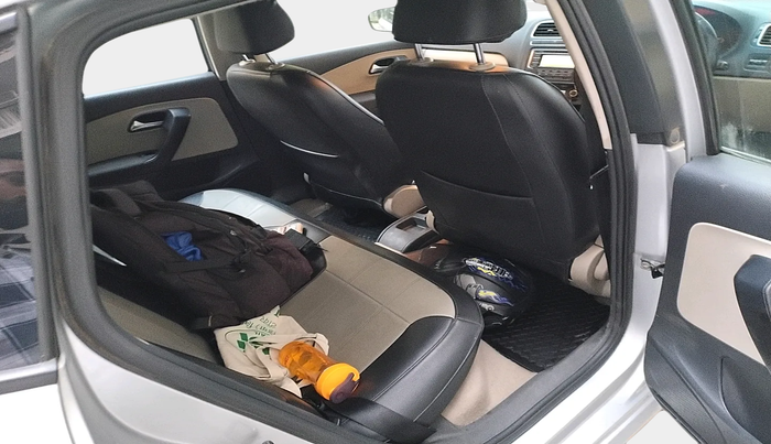 2013 Volkswagen Polo HIGHLINE1.2L, Petrol, Manual, 80,970 km, interior