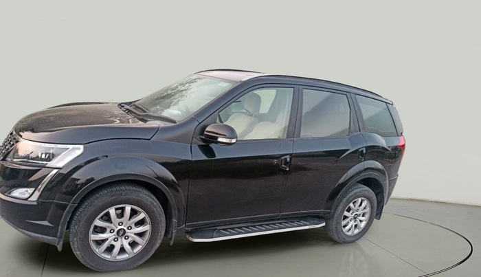 2019 Mahindra XUV500 W9, Diesel, Manual, 68,352 km, exterior