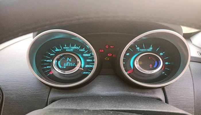 2019 Mahindra XUV500 W9, Diesel, Manual, 68,352 km, interior