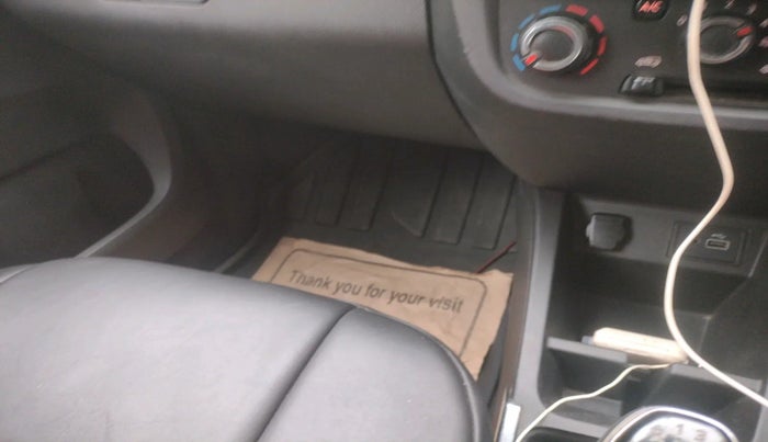 2022 Renault Kwid RXT 1.0 (O), Petrol, Manual, 45,620 km, interior