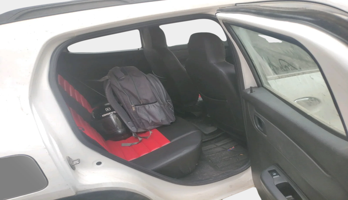 2022 Renault Kwid RXT 1.0 (O), Petrol, Manual, 45,620 km, interior