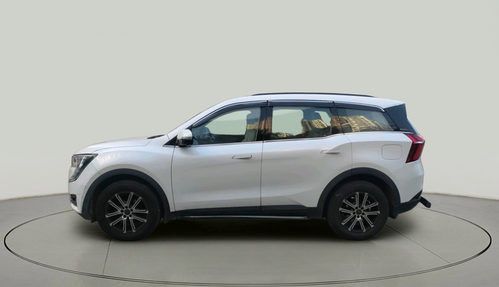 2024 Mahindra XUV700 AX 7 LUXURY P AT 7 STR, Petrol, Automatic, 28,392 km, exterior