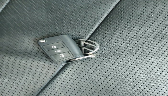 2023 Volkswagen TAIGUN TOPLINE 1.0 TSI AT, Petrol, Automatic, 54,144 km, interior