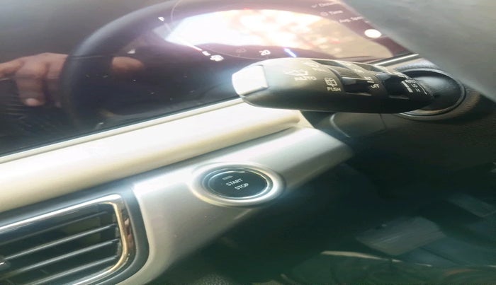 2024 Mahindra XUV700 AX 7 LUXURY D AT 7 STR, Diesel, Automatic, 52,173 km, interior