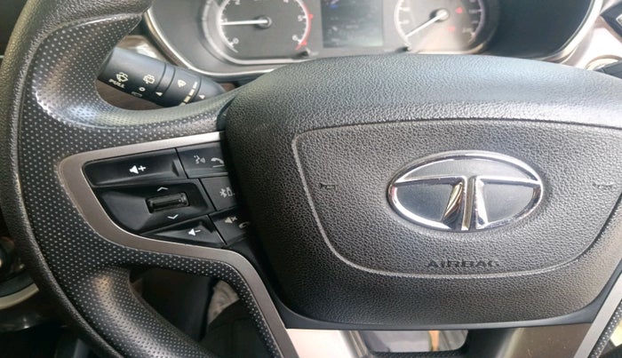 2019 Tata Harrier XT 2.0L KRYOTEC, Diesel, Manual, 96,348 km, interior