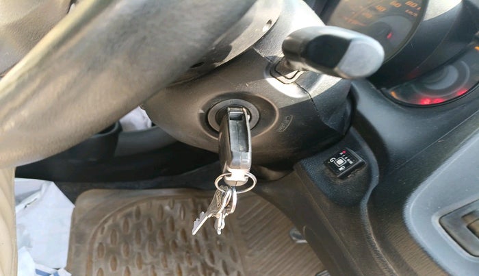 2014 Honda Amaze 1.2L I-VTEC S, Petrol, Manual, 1,17,186 km, interior