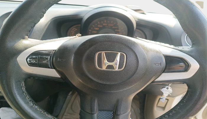 2014 Honda Amaze 1.2L I-VTEC S, Petrol, Manual, 1,17,186 km, interior