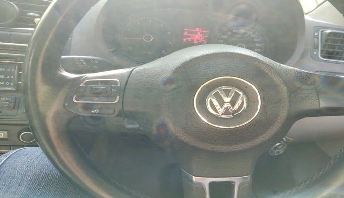 2014 Volkswagen Vento HIGHLINE 1.6 MPI, Petrol, Manual, 1,17,851 km, interior