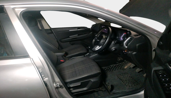 2024 KIA SONET HTK (O) 1.2 Petrol MT, Petrol, Manual, 15,998 km, interior