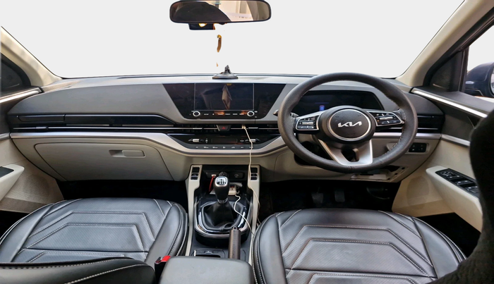 2024 KIA CARENS PRESTIGE PLUS 1.5 PETROL IMT 7 STR, Petrol, Manual, 31,520 km, interior