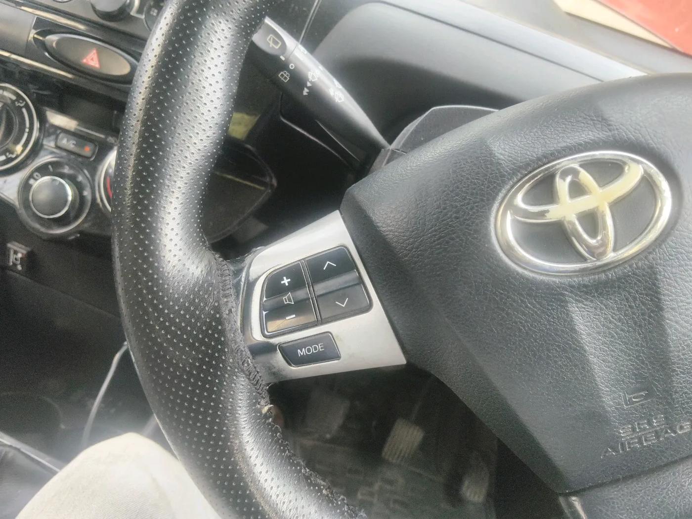 2014 Toyota Etios CROSS 1.5 V, Petrol, Manual, 1,06,445 km, interior