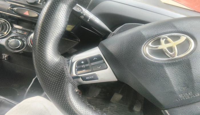 2014 Toyota Etios CROSS 1.5 V, Petrol, Manual, 1,06,445 km, interior