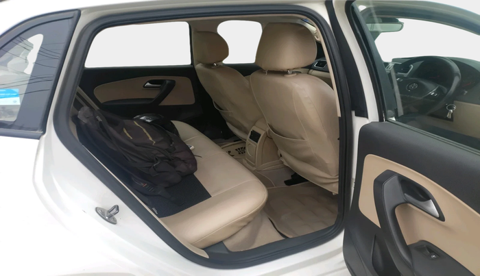 2018 Volkswagen Ameo HIGHLINE PLUS 1.0L 16 ALLOY, Petrol, Manual, 68,412 km, interior