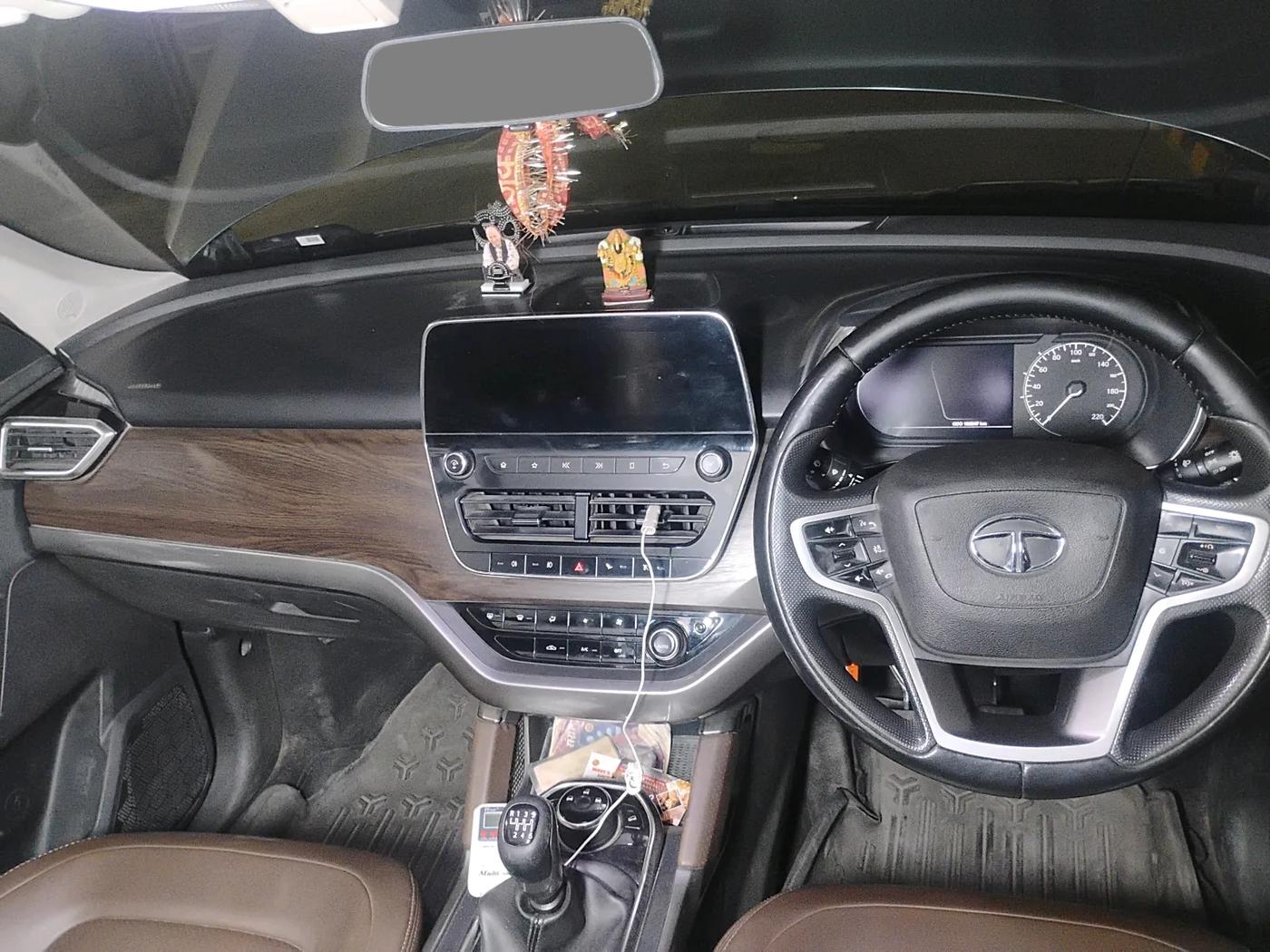 2019 Tata Harrier XZ 2.0L, Diesel, Manual, 1,07,000 km, interior