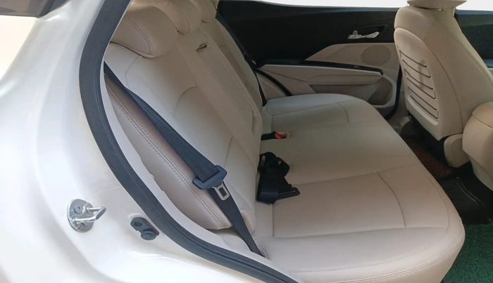 2021 Mahindra XUV300 W8 (O) 1.5 DIESEL, Diesel, Manual, 25,468 km, interior