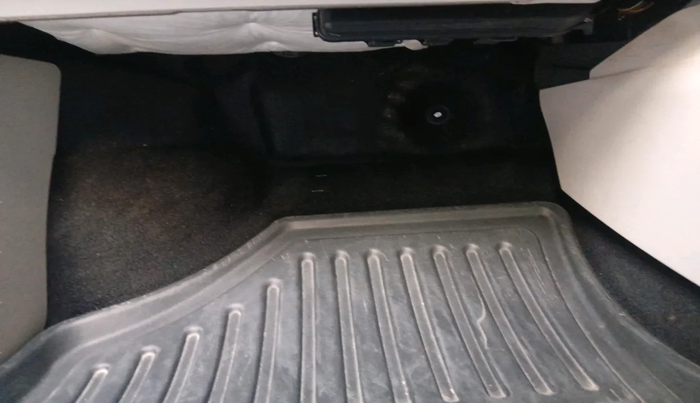 2021 Mahindra XUV300 W8 (O) 1.5 DIESEL, Diesel, Manual, 25,468 km, interior