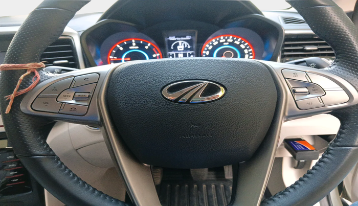 2021 Mahindra XUV300 W8 (O) 1.5 DIESEL, Diesel, Manual, 25,468 km, interior