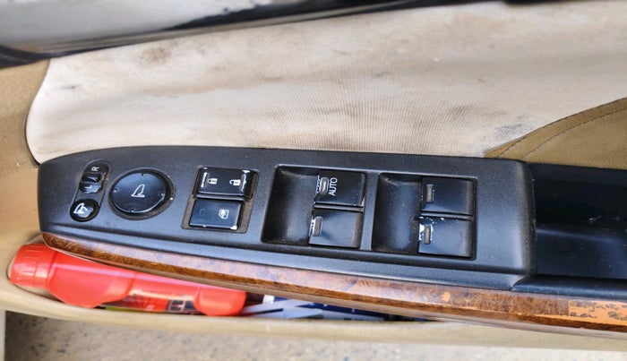 2011 Honda Accord 2.4L I-VTEC MT, Petrol, Manual, 1,14,064 km, interior