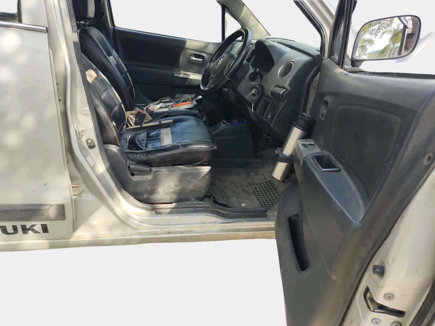 2011 Maruti Wagon R 1.0 LXI CNG, CNG, Manual, 1,38,230 km, interior