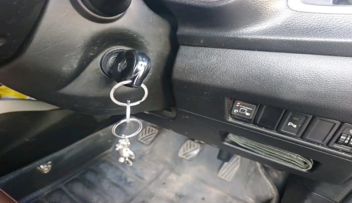 2017 Maruti Baleno DELTA PETROL 1.2, Petrol, Manual, 1,30,984 km, interior