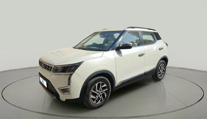 2022 Mahindra XUV300 W8 (O) 1.2 PETROL, Petrol, Manual, 23,983 km, exterior