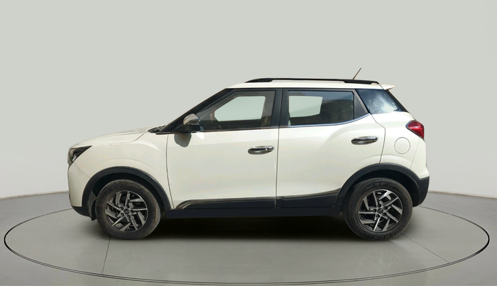 2022 Mahindra XUV300 W8 (O) 1.2 PETROL, Petrol, Manual, 23,983 km, exterior