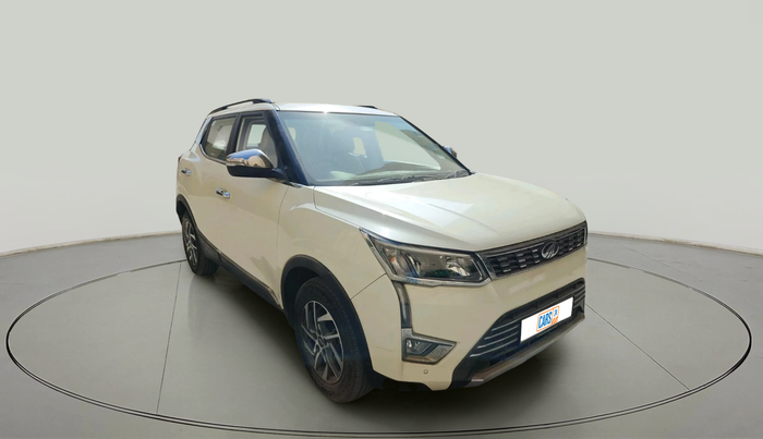 2022 Mahindra XUV300 W8 (O) 1.2 PETROL, Petrol, Manual, 23,983 km, exterior