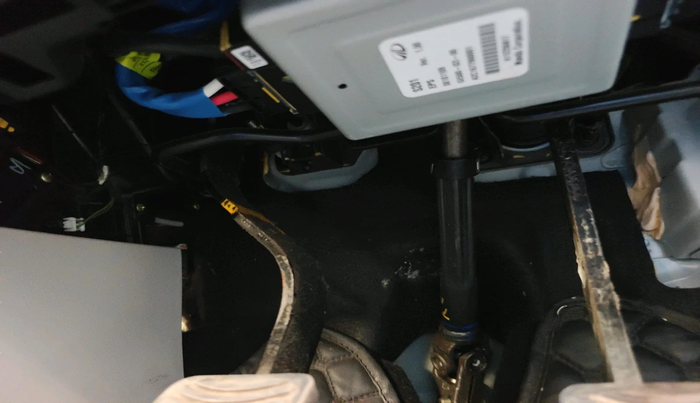 2022 Mahindra XUV300 W8 (O) 1.2 PETROL, Petrol, Manual, 23,983 km, interior