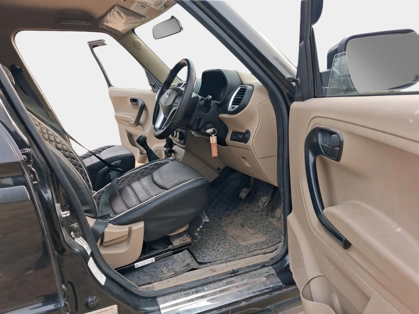 2023 Mahindra BOLERO NEO N 8, Diesel, Manual, 15,528 km, interior
