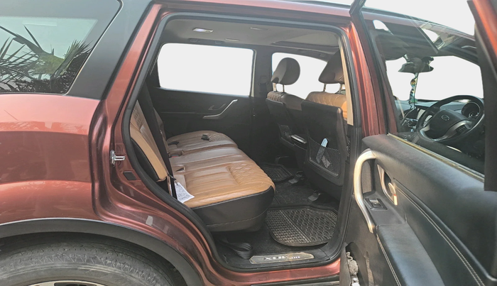 2018 Mahindra XUV500 W11 AT, Diesel, Automatic, 81,483 km, interior