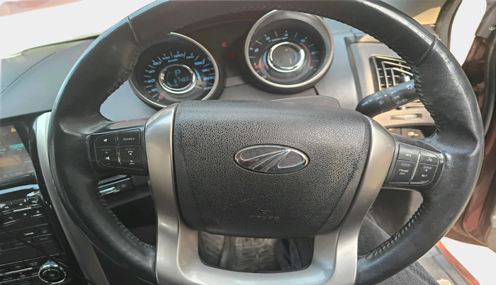 2018 Mahindra XUV500 W11 AT, Diesel, Automatic, 81,483 km, interior