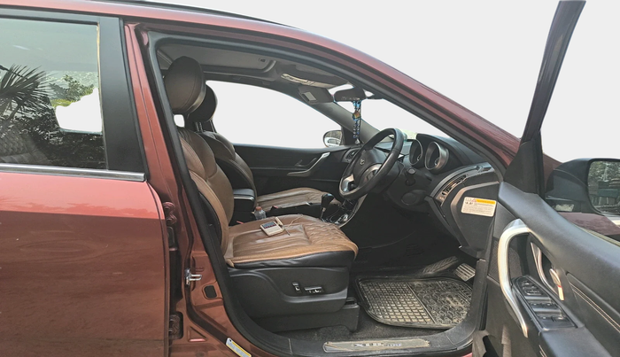 2018 Mahindra XUV500 W11 AT, Diesel, Automatic, 81,483 km, interior