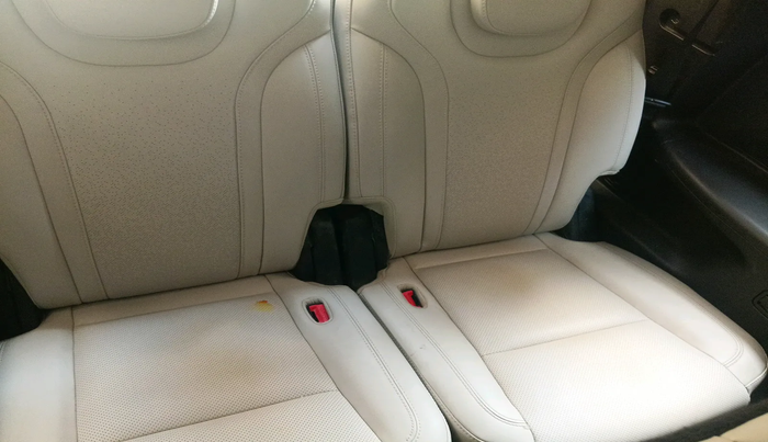 2023 Mahindra XUV700 AX 7 LUXURY P AT 7 STR, Petrol, Automatic, 39,396 km, interior