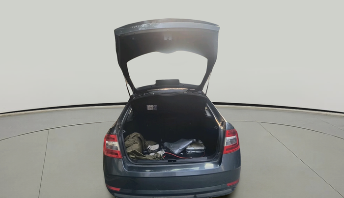 2018 Skoda Octavia STYLE PLUS AT 1.8 TSI, Petrol, Automatic, 1,18,128 km, exterior