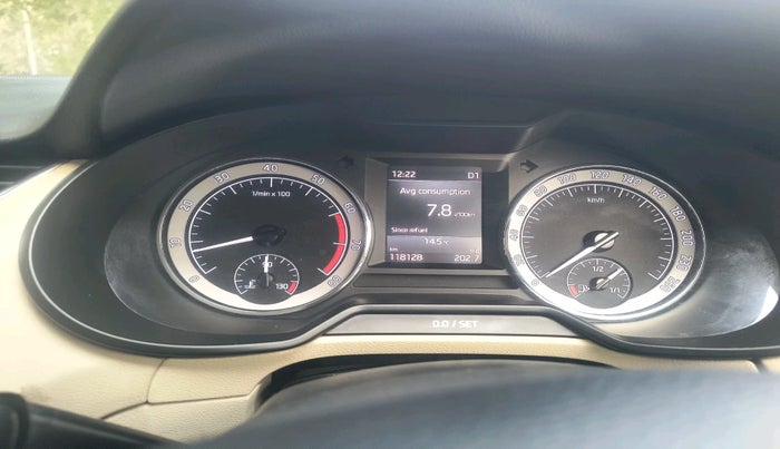 2018 Skoda Octavia STYLE PLUS AT 1.8 TSI, Petrol, Automatic, 1,18,128 km, interior