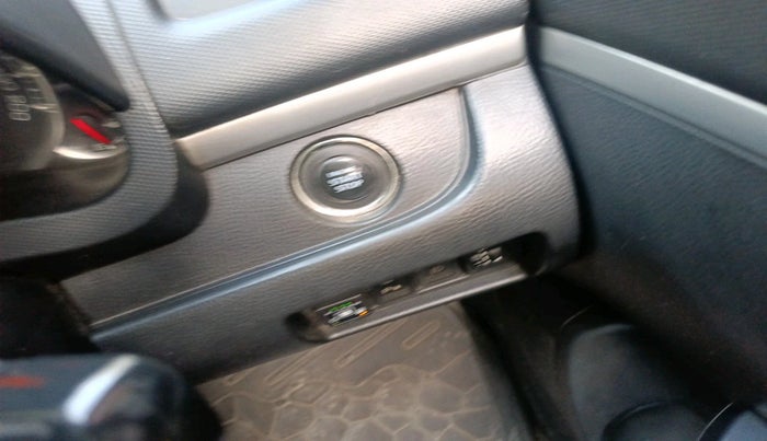 2014 Maruti Swift ZXI, Petrol, Manual, 1,21,780 km, interior