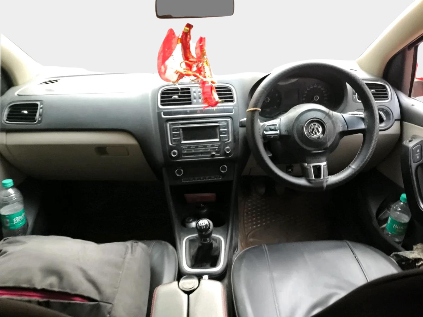 2014 Volkswagen Polo HIGHLINE1.2L, CNG, Manual, 68,819 km, interior