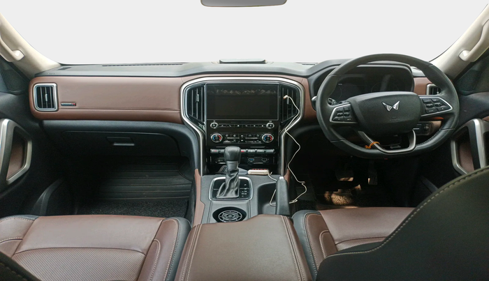 2024 Mahindra SCORPIO-N Z8 PETROL AT 7 STR, Petrol, Automatic, 13,734 km, interior