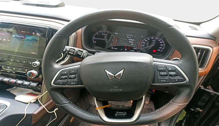 2024 Mahindra SCORPIO-N Z8 PETROL AT 7 STR, Petrol, Automatic, 13,734 km, interior