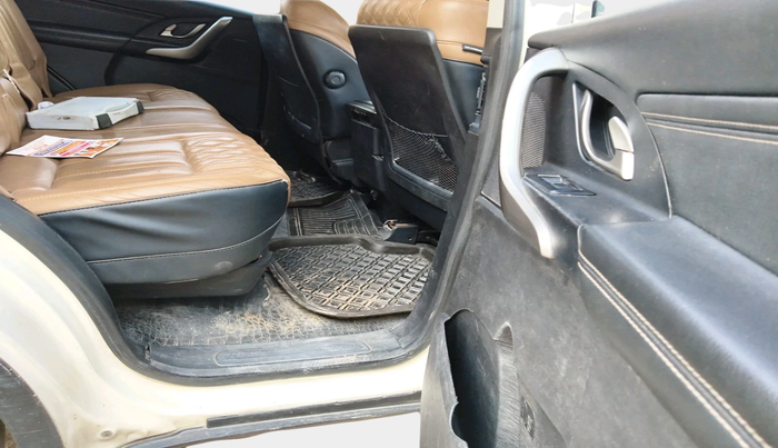 2021 Mahindra XUV500 W11, Diesel, Manual, 83,699 km, interior