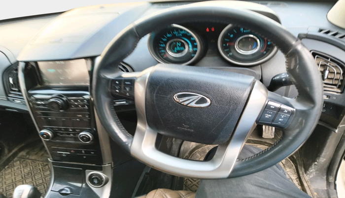 2021 Mahindra XUV500 W11, Diesel, Manual, 83,699 km, interior