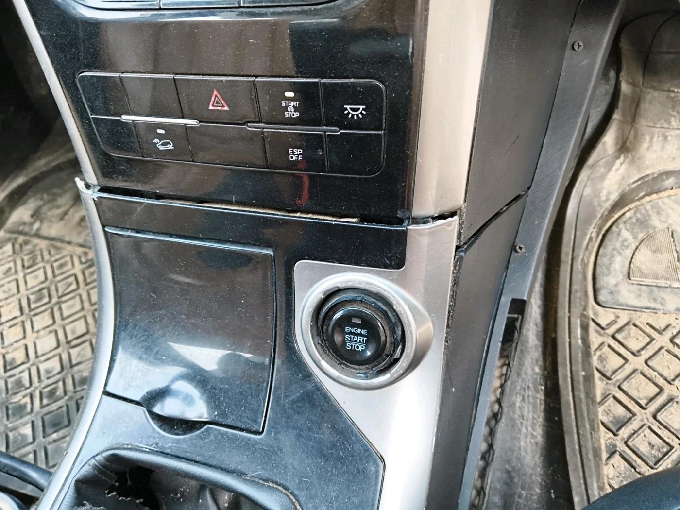 2021 Mahindra XUV500 W11, Diesel, Manual, 83,699 km, interior