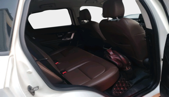 2019 Tata Harrier XZ 2.0L, Diesel, Manual, 1,64,259 km, interior