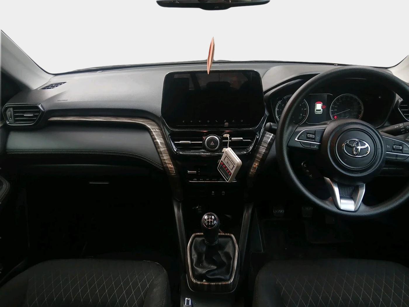 2023 Toyota URBAN CRUISER HYRYDER G NEO DRIVE, Petrol, Manual, 9,209 km, interior