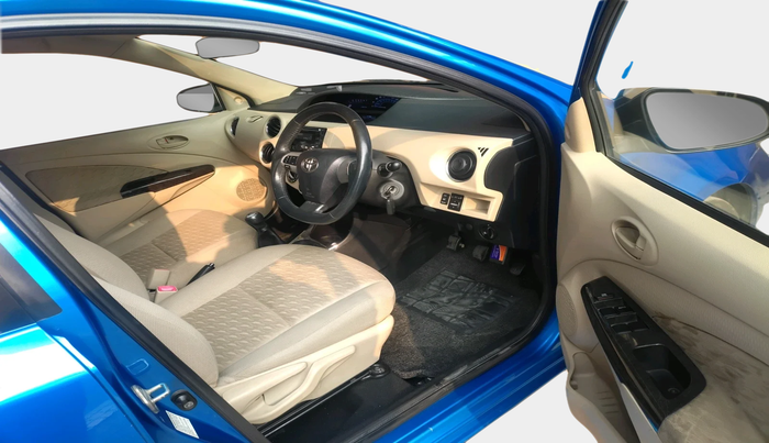 2016 Toyota Etios Liva VX, Petrol, Manual, 73,049 km, interior