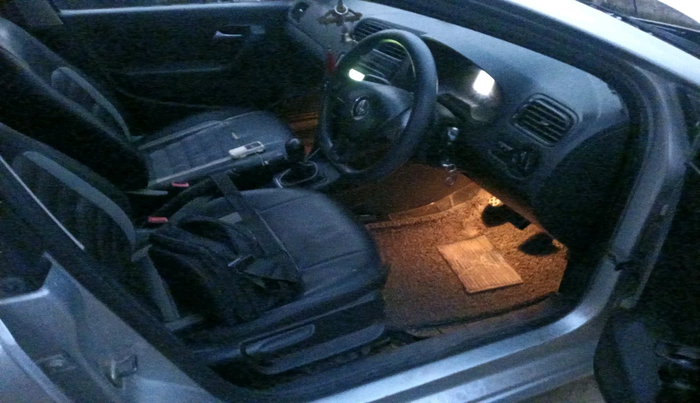 2015 Volkswagen Polo COMFORTLINE 1.2L, Petrol, Manual, 64,612 km, interior